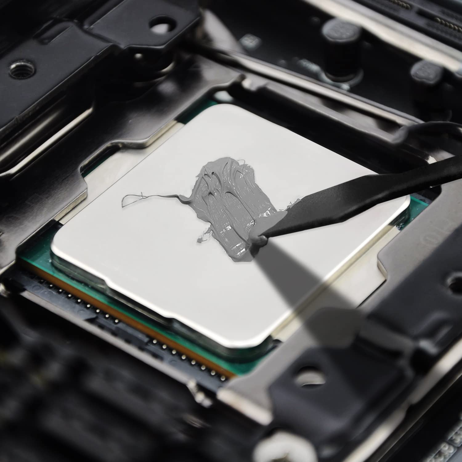 Thermal Grizzly Kryonaut The High Performance Thermal Paste Cooling All Processors, Graphics Cards and Heat Sinks in Computers and Consoles Combo Extra Spatula